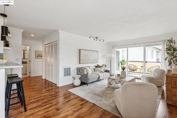 Oakland, CA 94610,85 Vernon St #216