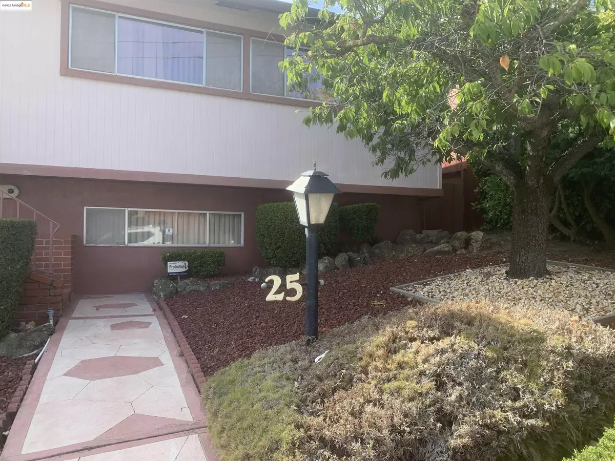 Oakland, CA 94605,25 Woodcliff Ct