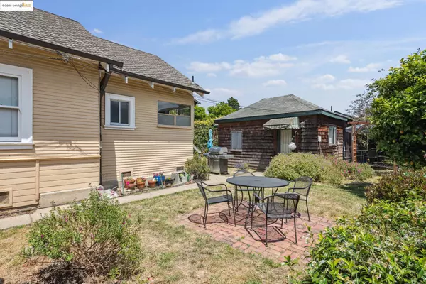 Oakland, CA 94618,5378 Locksley Ave