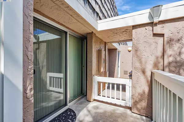 Menlo Park, CA 94025,675 Sharon Park Dr #245