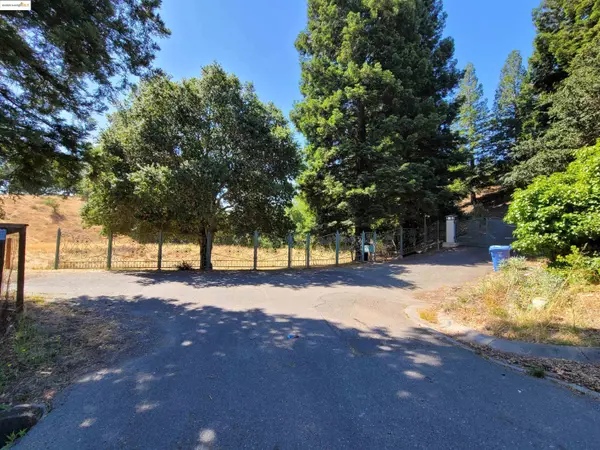 Orinda, CA 94563,40 Hilldale Ct