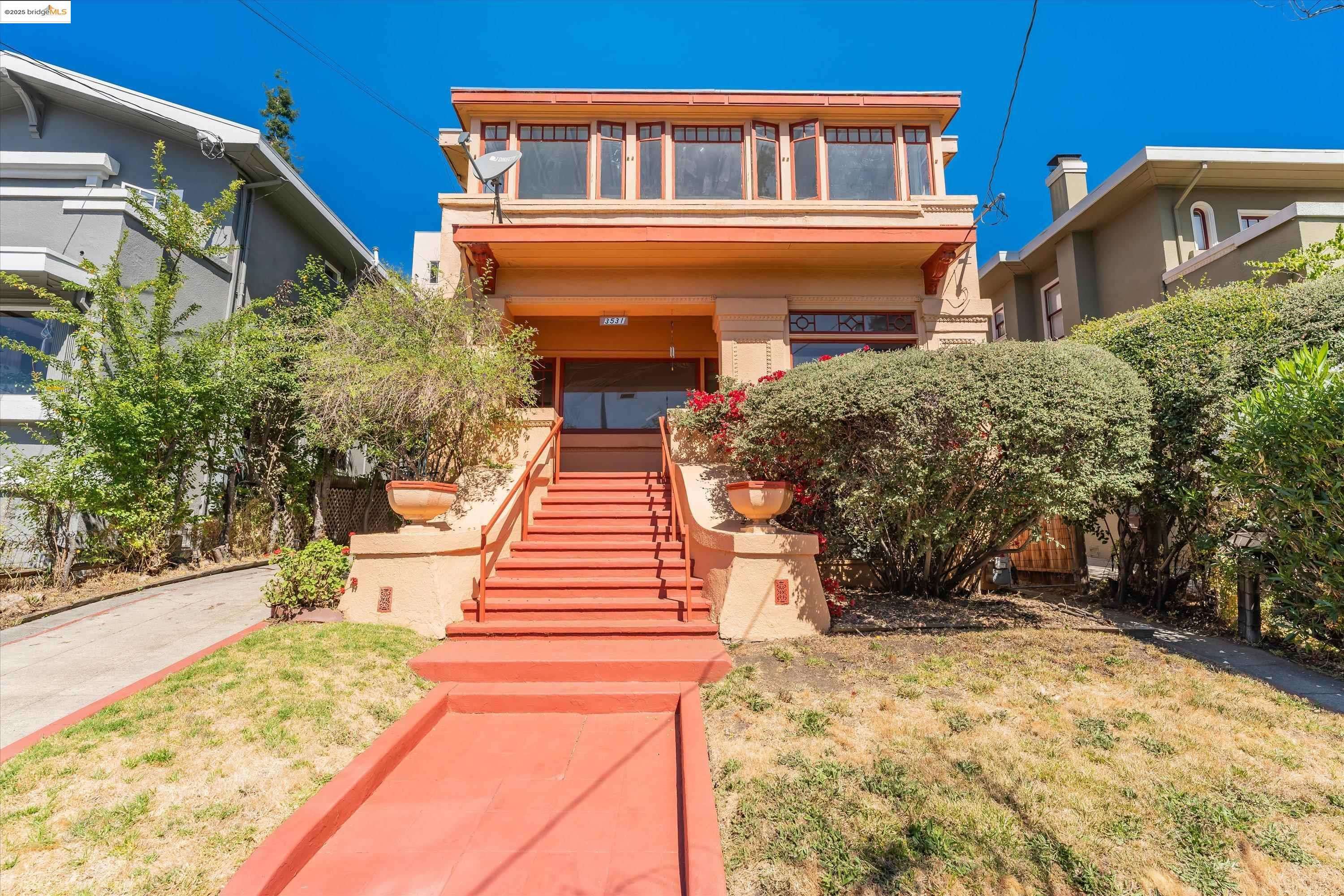 Oakland, CA 94610,3531 Lakeshore Ave