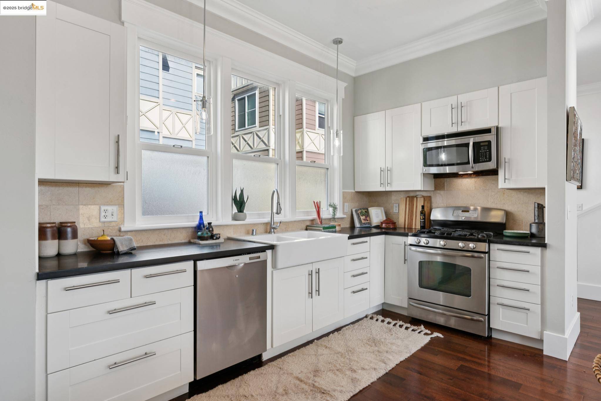 Oakland, CA 94608,1095 60th Street