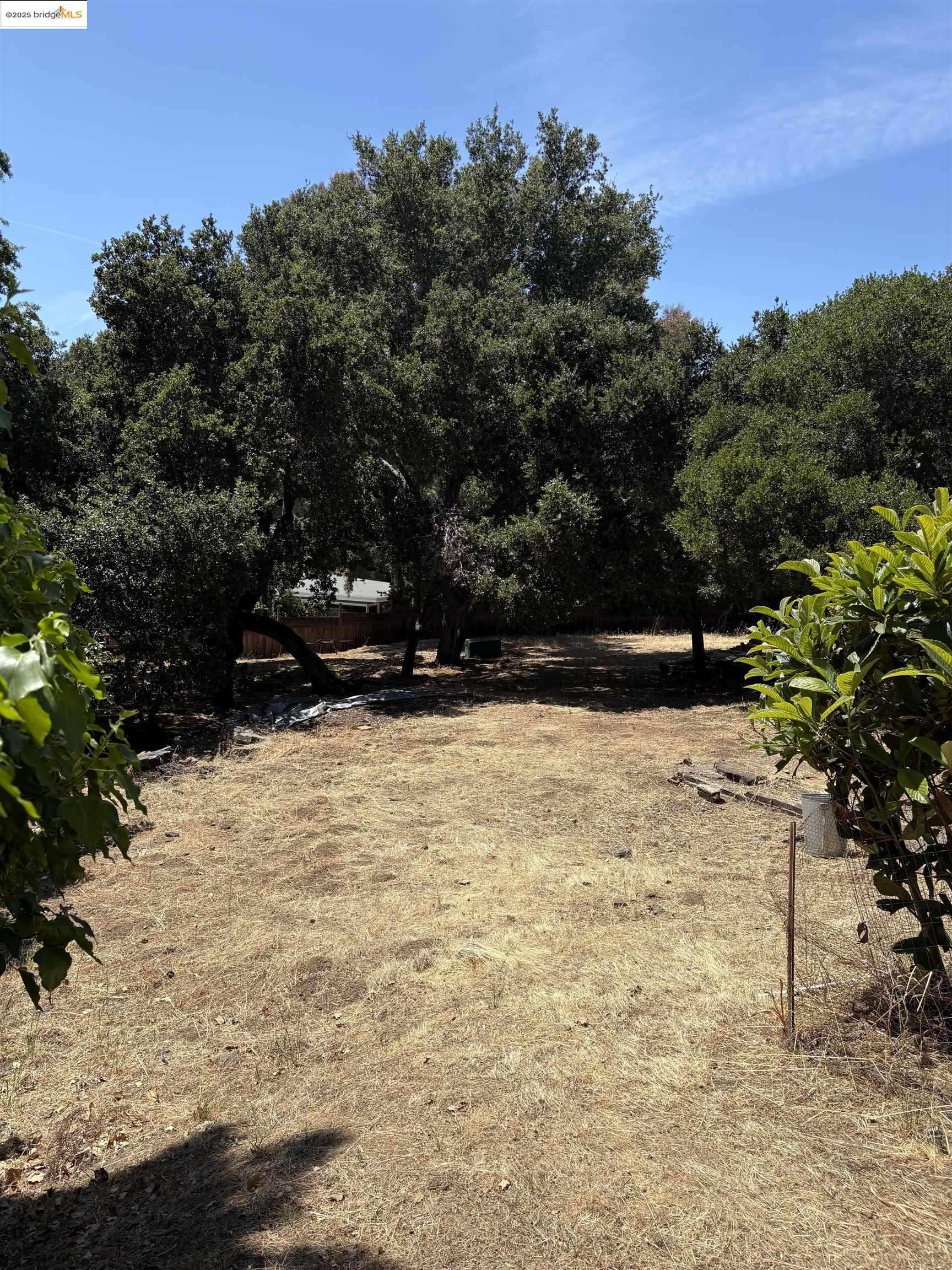 5415 Leona Street, Oakland, CA 94619