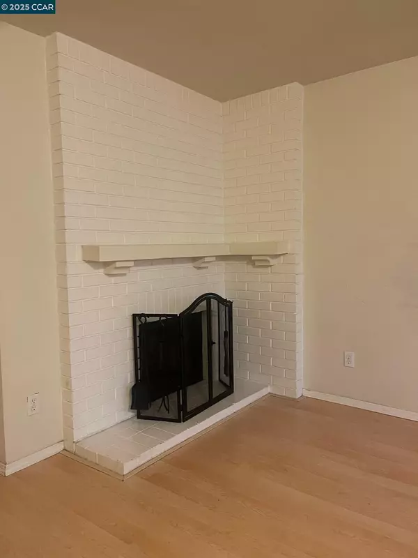 Concord, CA 94520,1140 Detroit Avenue #14