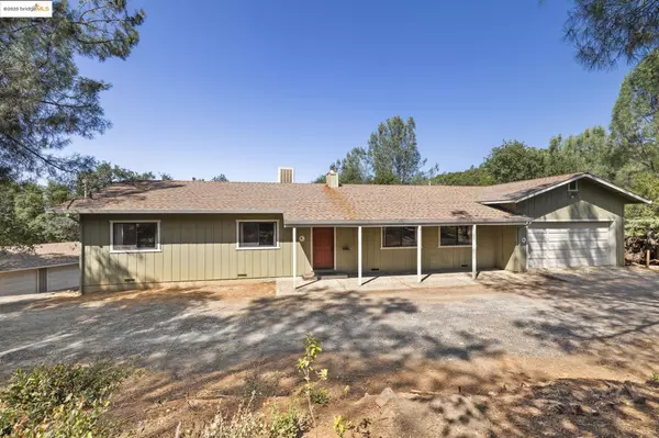 11828 Campo Seco Rd, Sonora, CA 95370