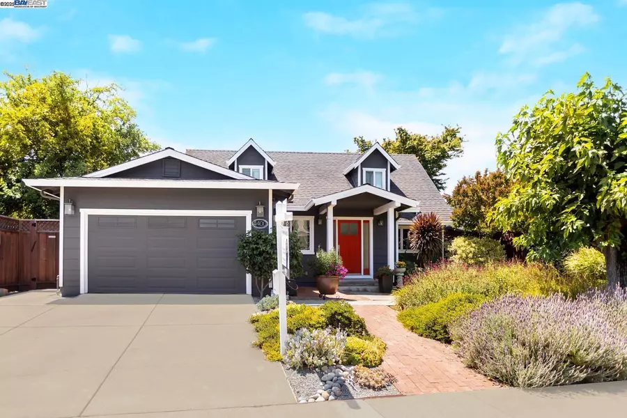 4400 Sandalwood Dr, Pleasanton, CA 94588