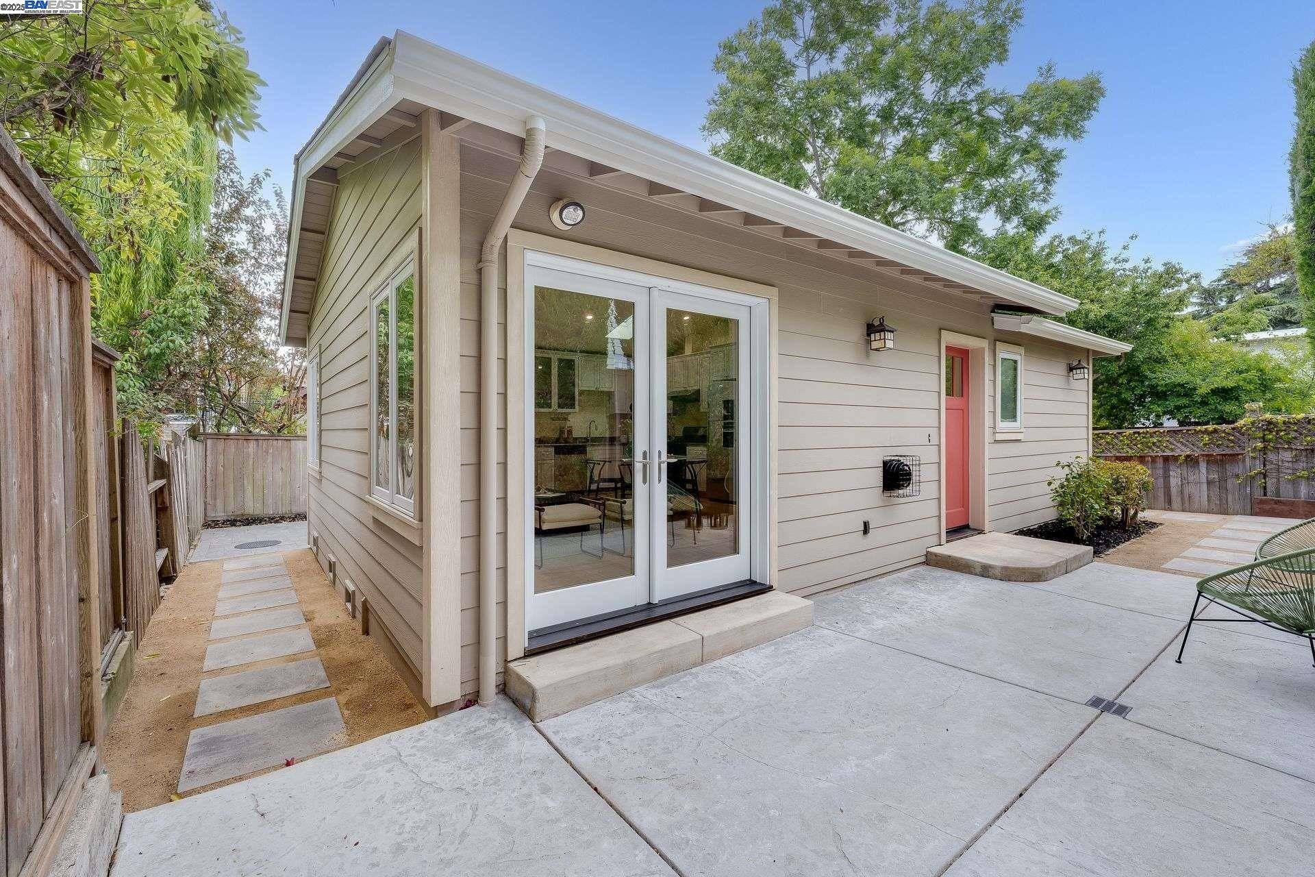 Berkeley, CA 94709,1532 Martin Luther King Jr Way #3
