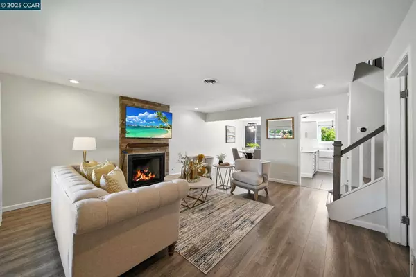 Moraga, CA 94556,21 Miramonte Dr