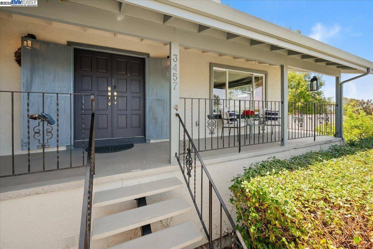Hayward, CA 94541,3457 Hackamore Dr
