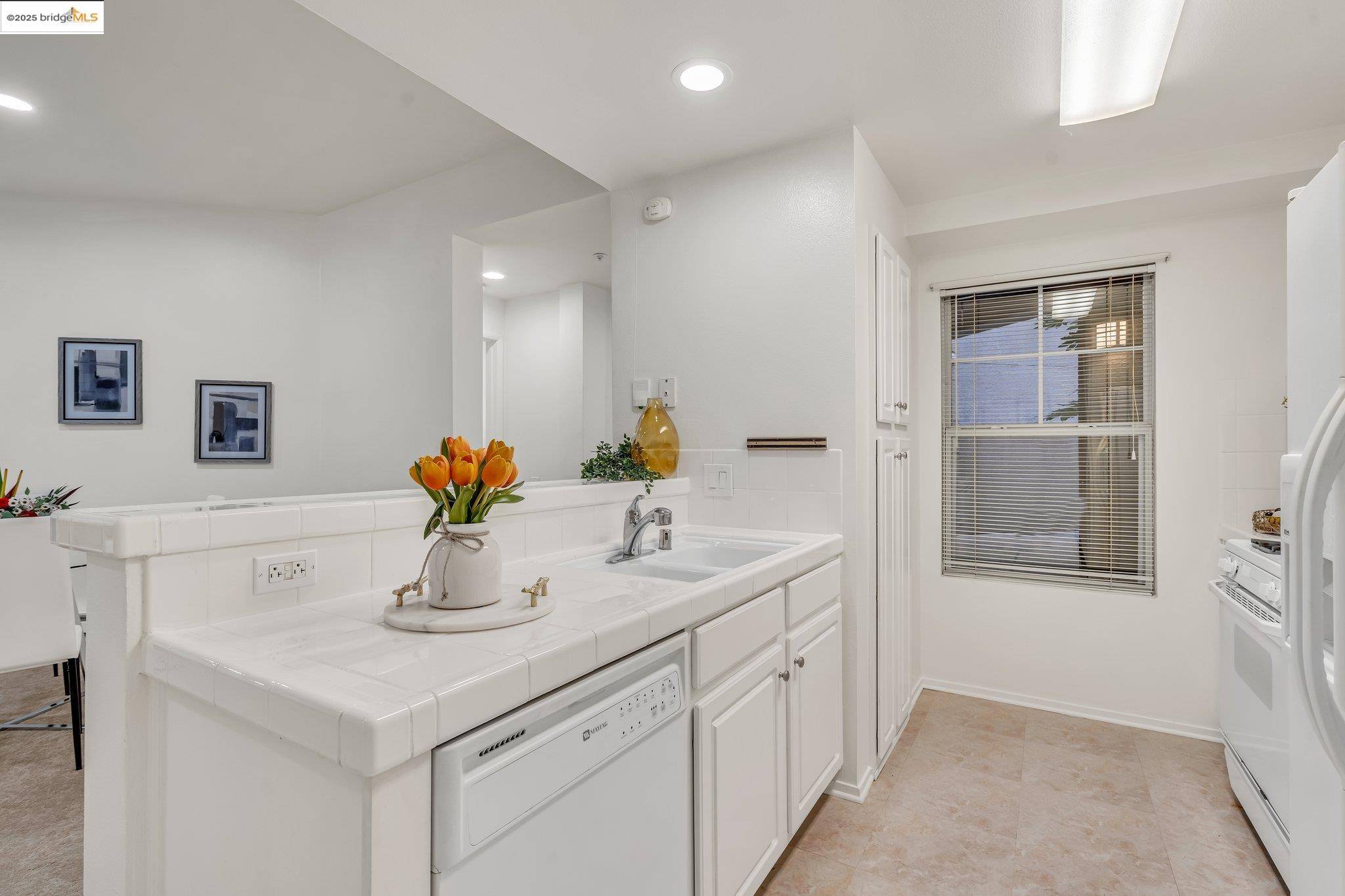 Oakland, CA 94618,300 Caldecott Ln #108