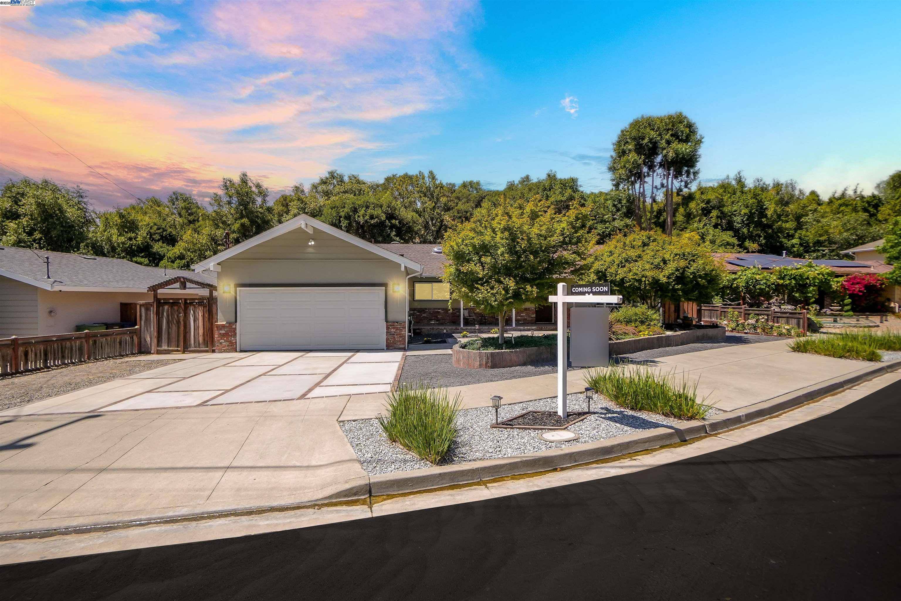 1054 Redstone Pl, Hayward, CA 94542