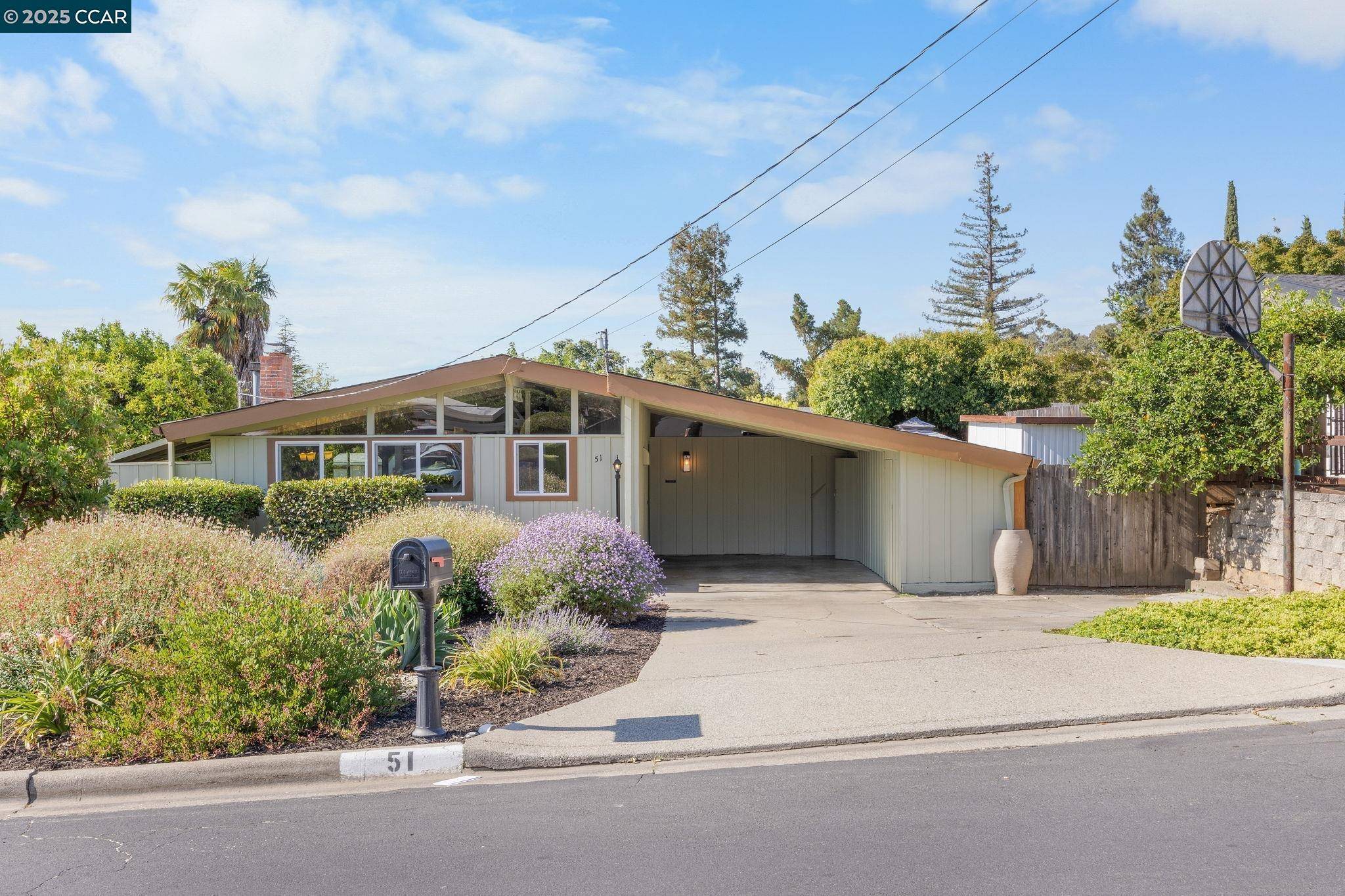 51 Gilrix Dr, Martinez, CA 94553