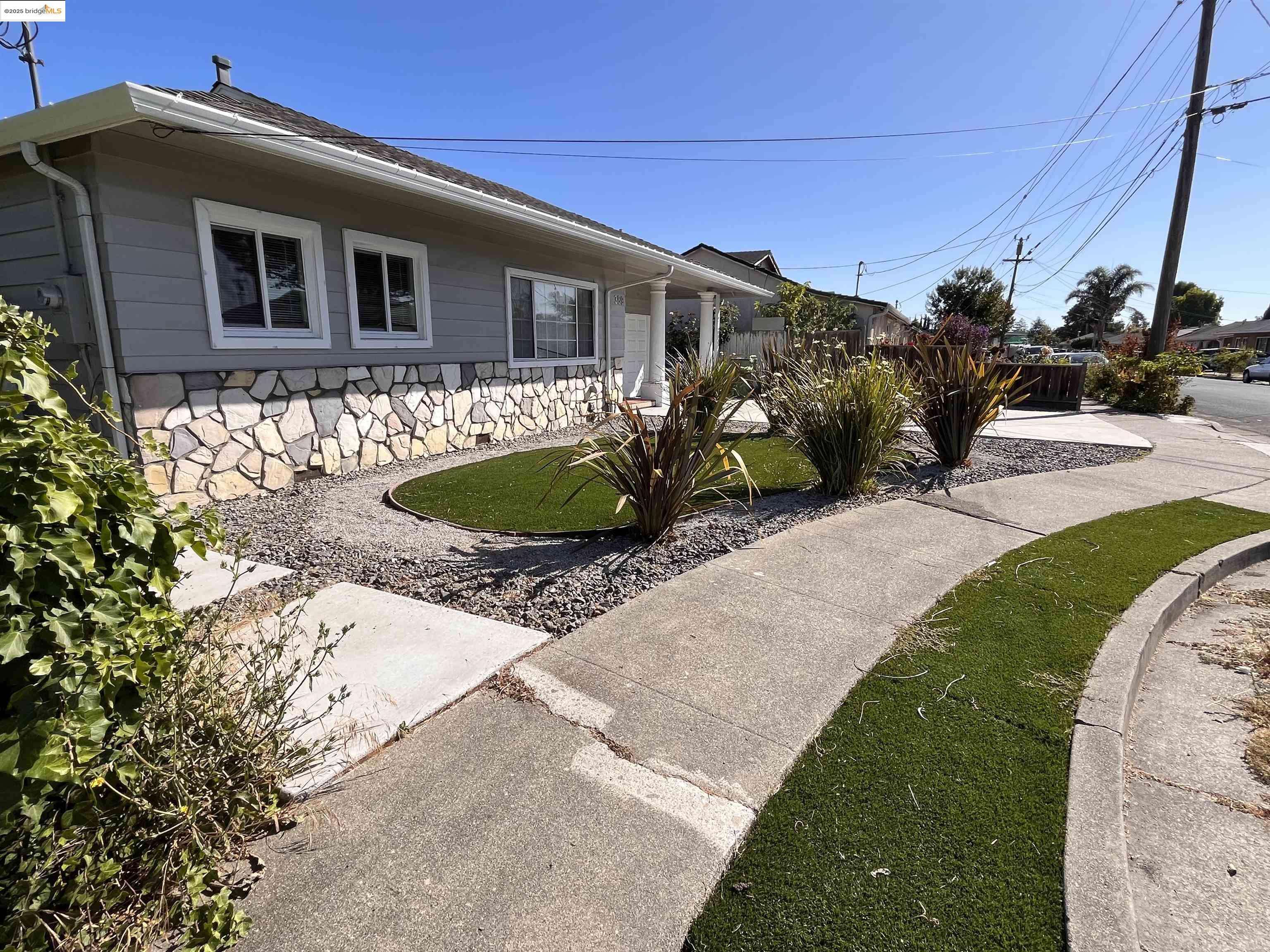 Hayward, CA 94544,389 White Dr