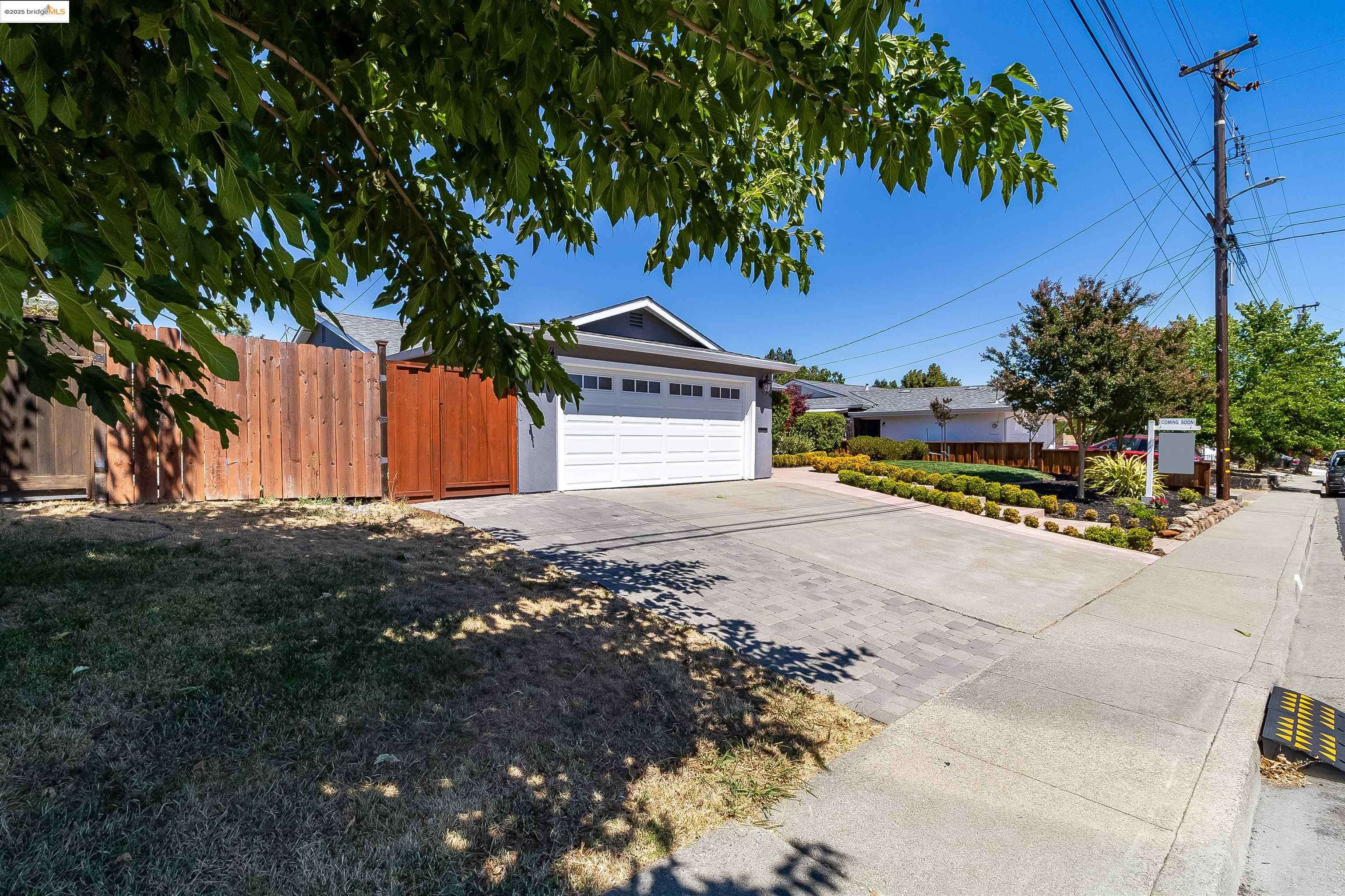 Martinez, CA 94553,1955 Sequoia Dr