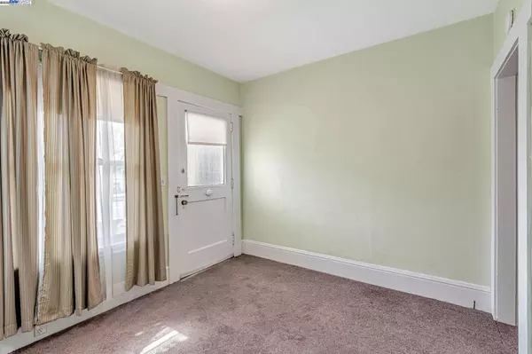 Oakland, CA 94606,1540 16th Ave