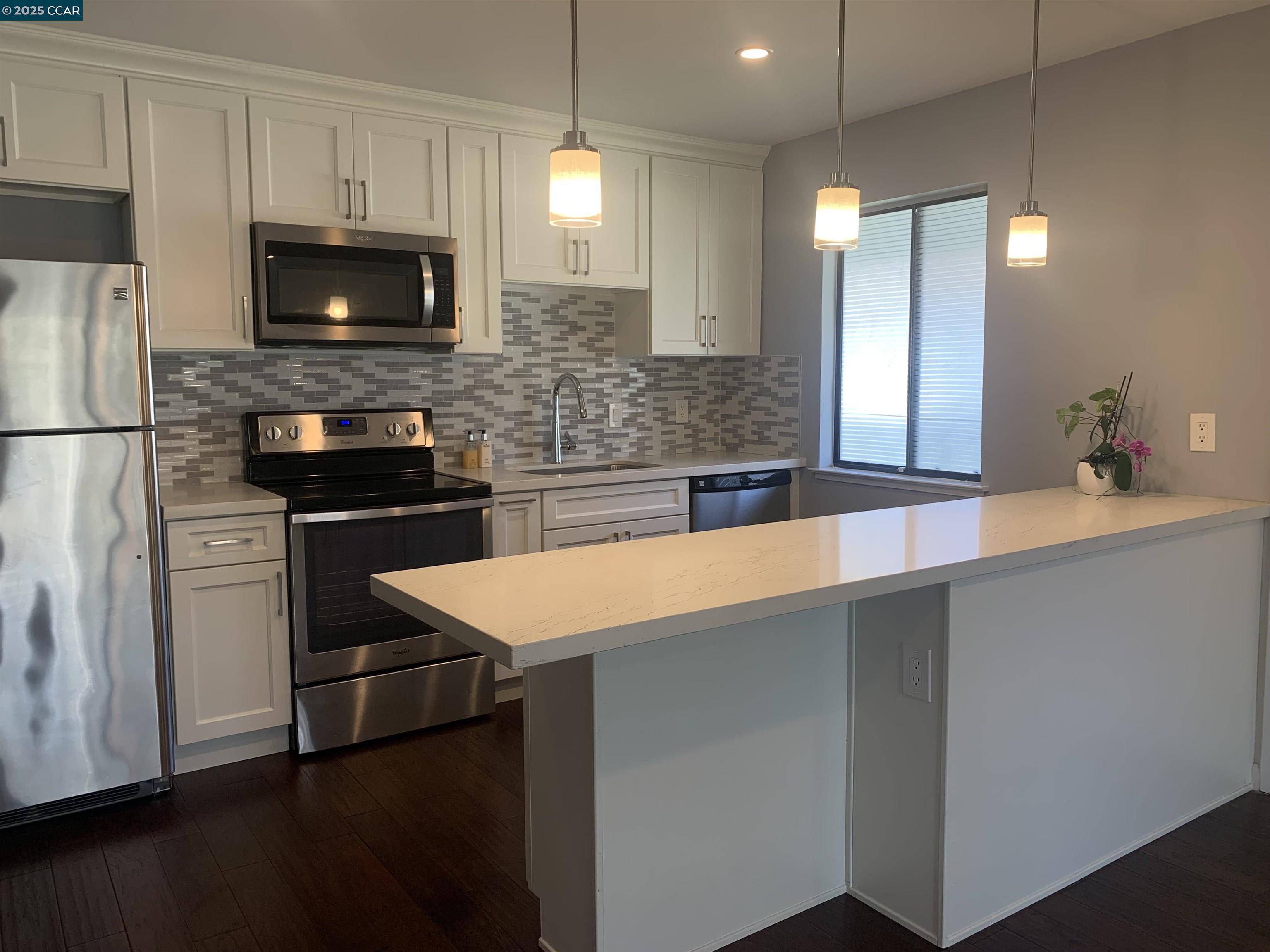 1437 Marchbanks Dr #7, Walnut Creek, CA 94598