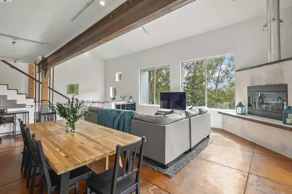 Oakland, CA 94611,1828 Arrowhead Dr