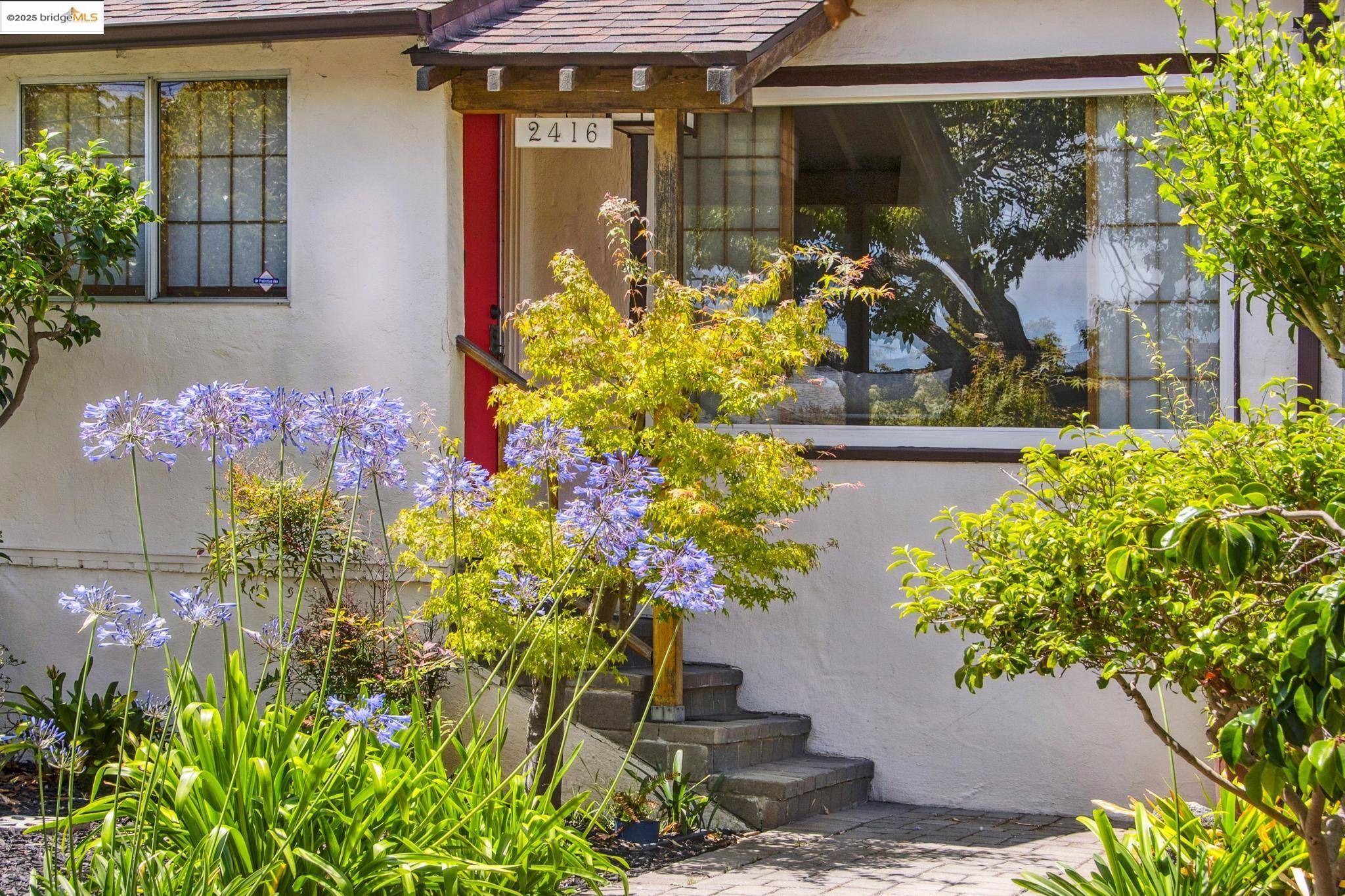 Berkeley, CA 94702,2416 Valley St