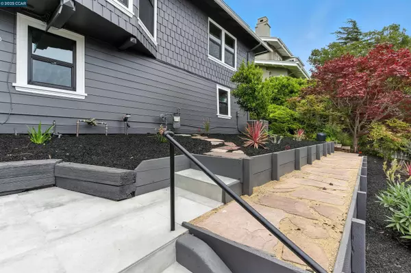 Oakland, CA 94618,5020 Golden Gate Ave