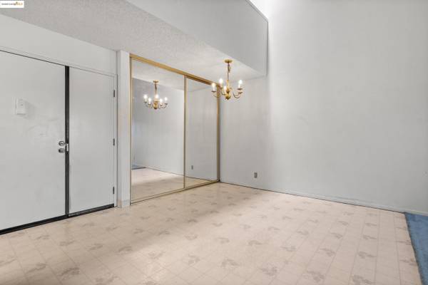San Pablo, CA 94806,2121 Vale Rd #322