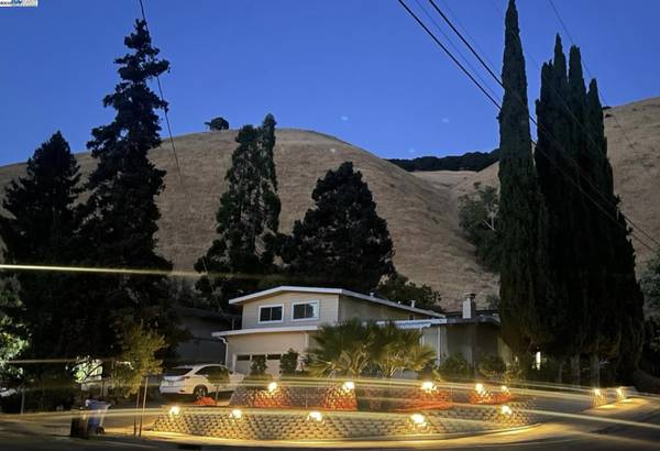 38526 Canyon Heights Drive, Fremont, CA 94536