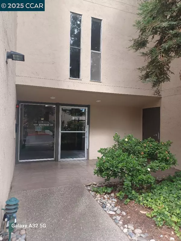 150 Sharene Ln #104, Walnut Creek, CA 94596