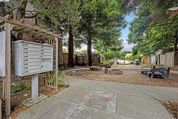 Emeryville, CA 94608,4816 San Pablo Ave