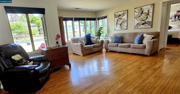 El Sobrante, CA 94803,1051 Saint Andrews Dr