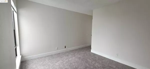 Emeryville, CA 94608,4 Captain Dr #E405