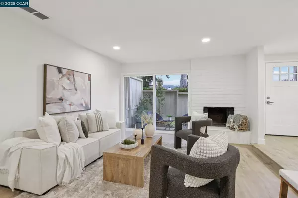Moraga, CA 94556,1422 Camino Peral