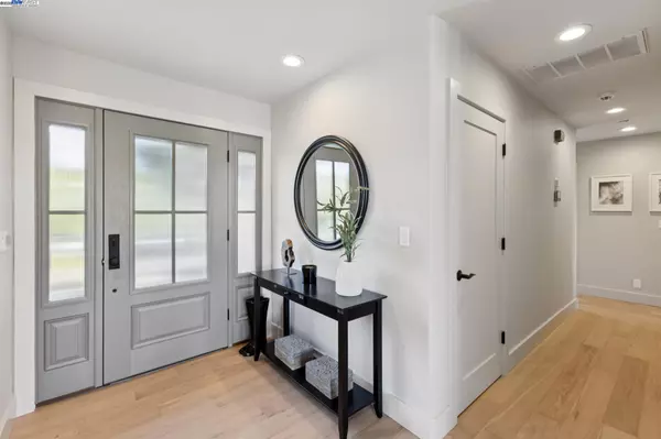 Lafayette, CA 94549,2452 Cherry Hills Dr.