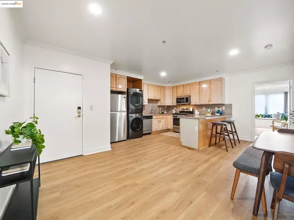 Oakland, CA 94606,1515 14Th Ave #201