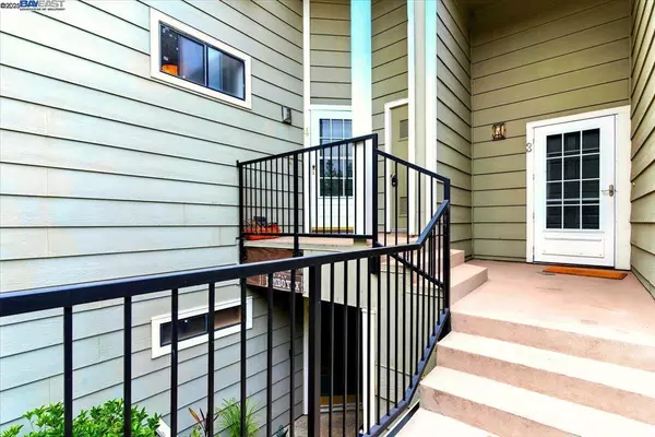 Hayward, CA 94542,2437 Sebastopol Ln #4