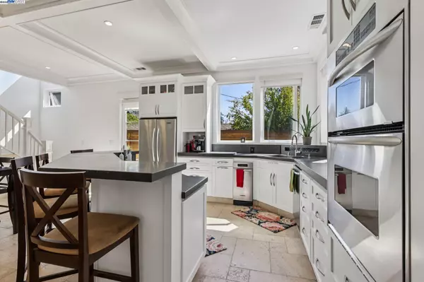 Martinez, CA 94553,1333 Warren St