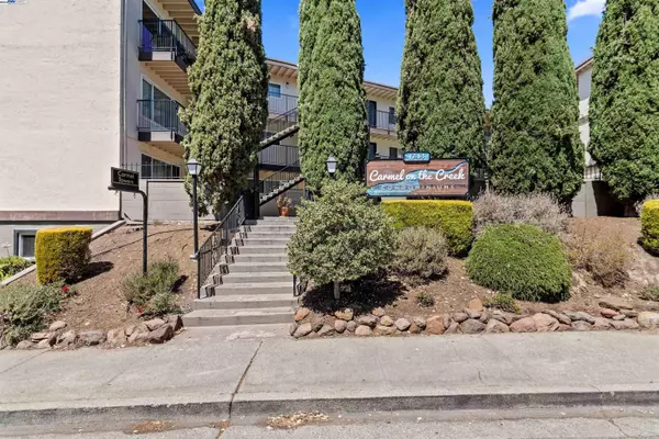 1743 Carmel Dr #9, Walnut Creek, CA 94596