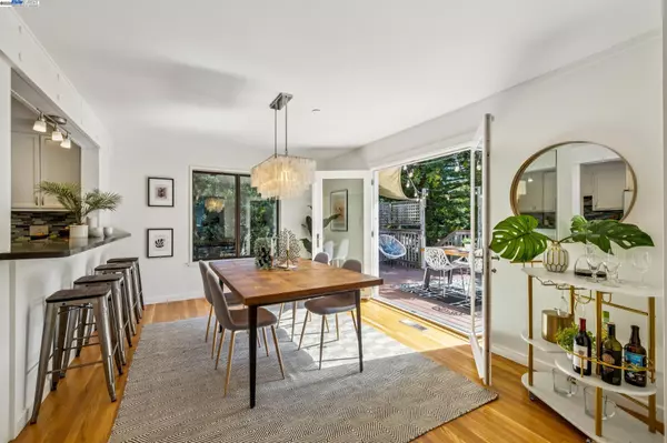 Oakland, CA 94611,7350 WOODROW DRIVE