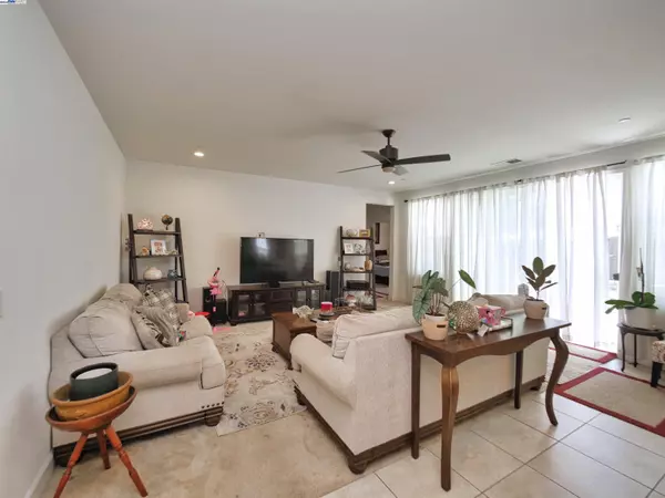 Tracy, CA 95377,2430 Rio Grande Dr