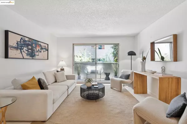 Oakland, CA 94611,150 Pearl St #212