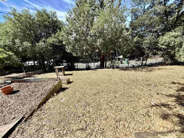 Oakland, CA 94605,7308 Altura Pl