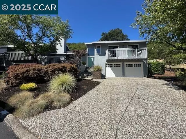 20 Broadmoor St, Moraga, CA 94556