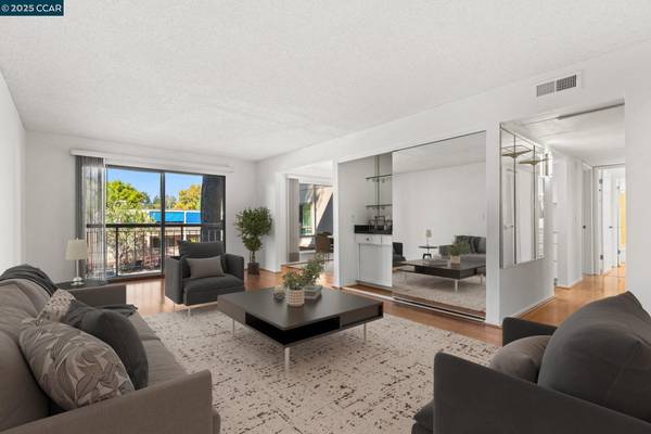 470 N Civic Dr #208, Walnut Creek, CA 94596