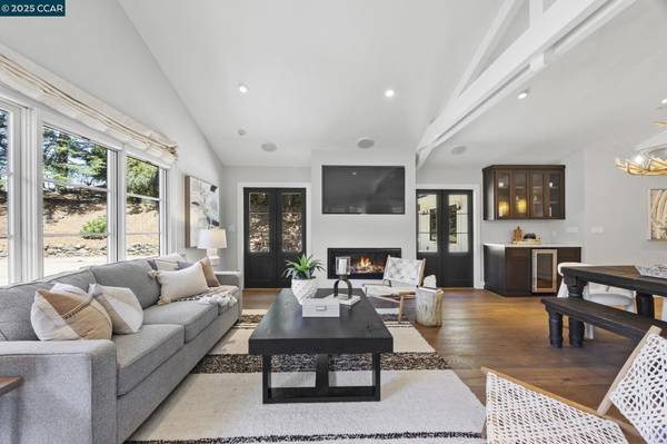 10 Albo Ct, Orinda, CA 94563
