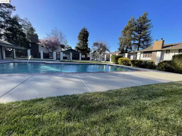 Antioch, CA 94509,2416 Shadow Ln #74