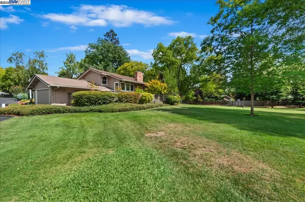 16 Rolling Green Cir, Pleasant Hill, CA 94523