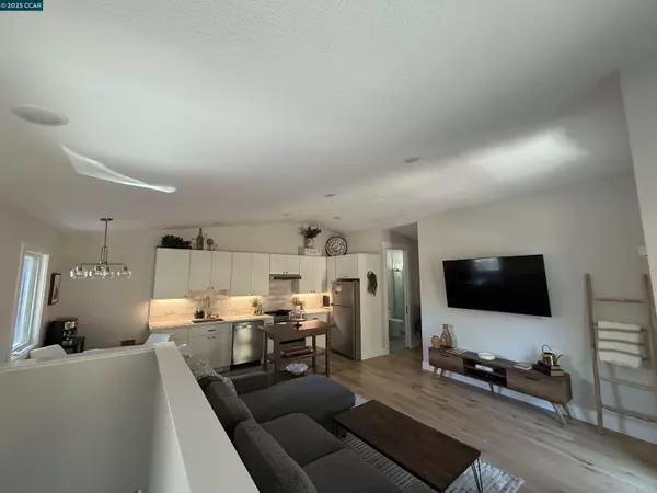 Walnut Creek, CA 94595,Address not disclosed