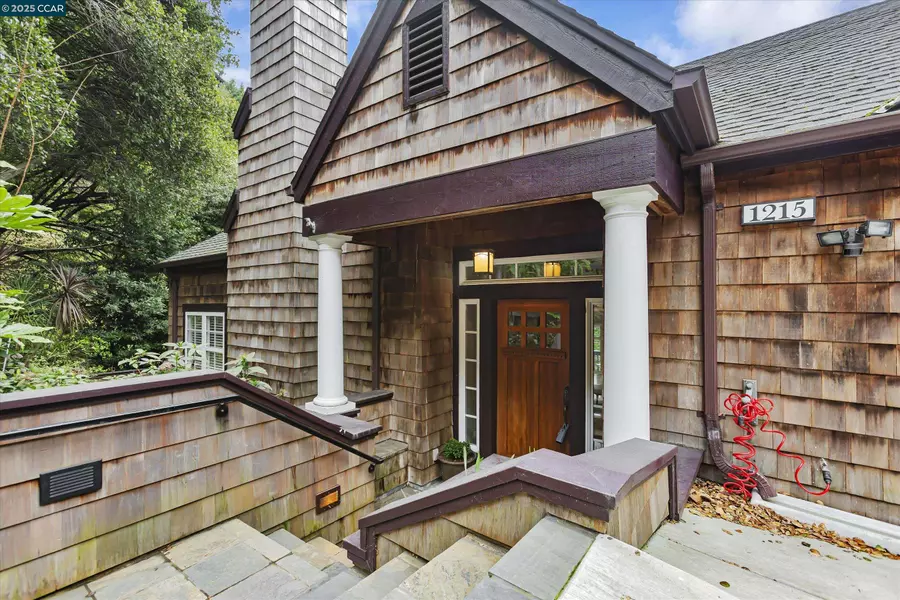1215 Alvarado Rd, Berkeley, CA 94705