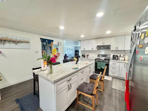 Fremont, CA 94538,262 Manitoba Green #262
