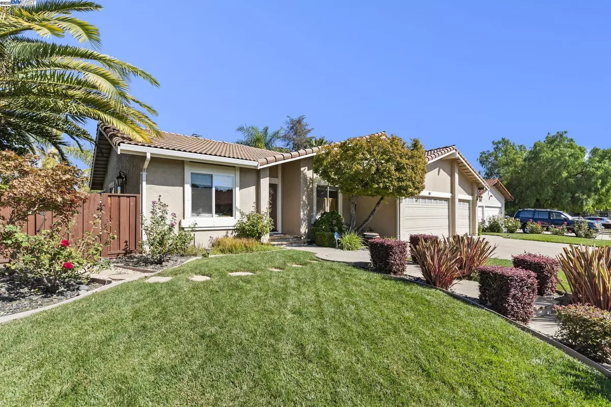 San Ramon, CA 94583,820 Pinehurst Pl