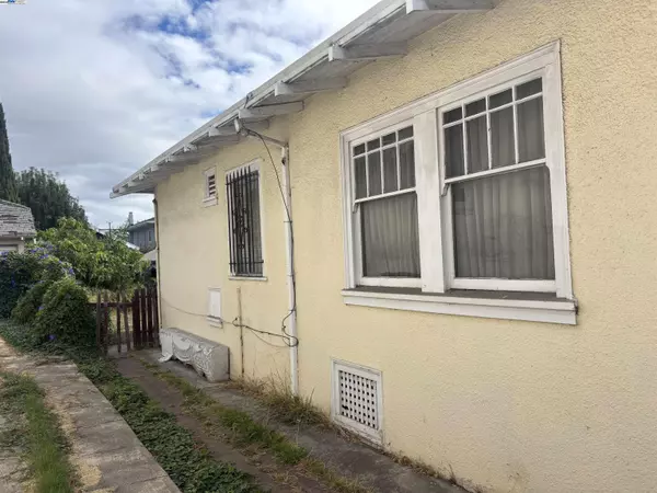 Oakland, CA 94601,5226 BELVEDERE ST
